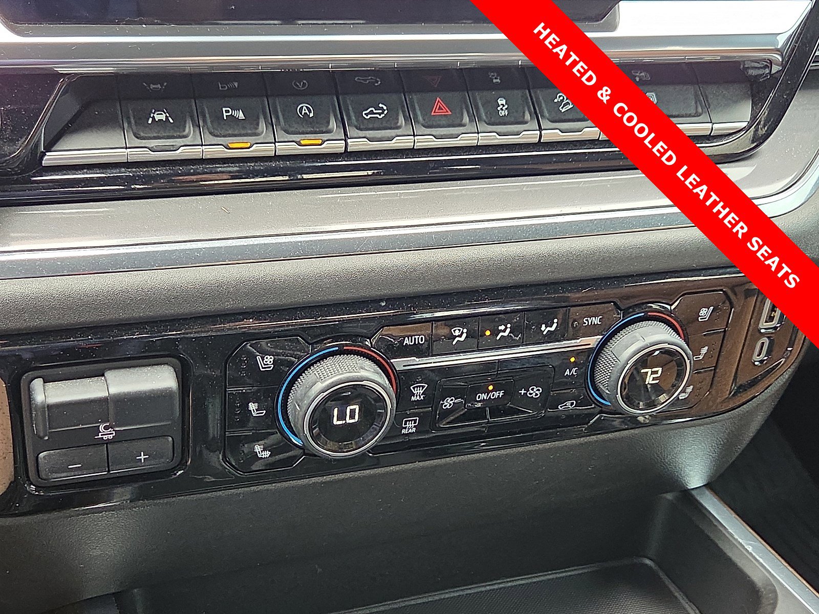 Used 2024 Chevrolet Silverado 1500 High Country w/ Technology Package AWD/4WD image 19