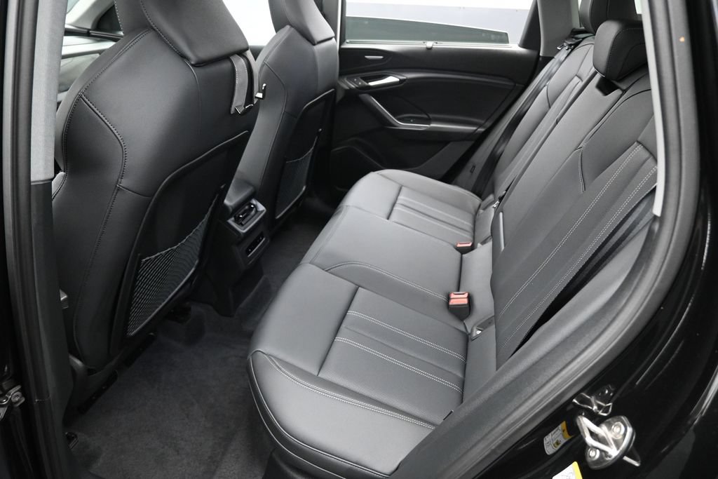 Used 2025 Audi Q6 e-tron Premium Plus w/ Premium Plus AWD/4WD image 25