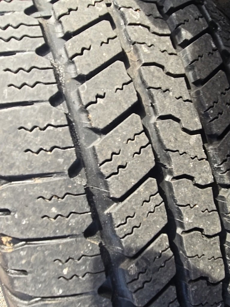 Used 2015 Nissan Titan SV w/ SV Value Truck Package image 37