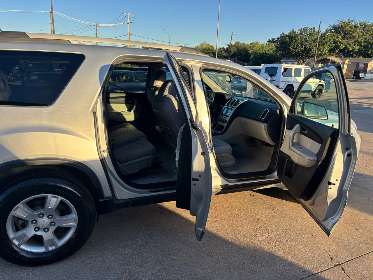 Used 2011 GMC Acadia SL w/ Preferred Package image 10