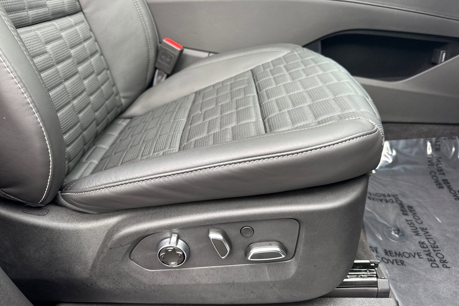 Certified 2024 Cadillac Escalade V w/ Heavy-Duty Trailer Package image 23