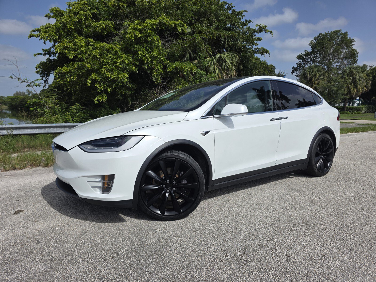 Used 2020 Tesla Model X Long Range AWD/4WD image 1