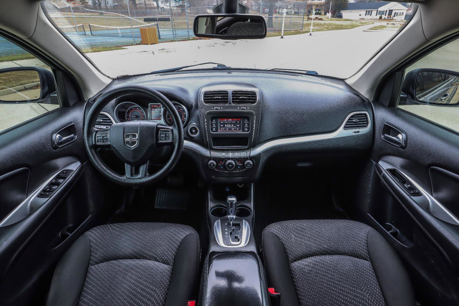 Used 2020 Dodge Journey SE FWD image 2