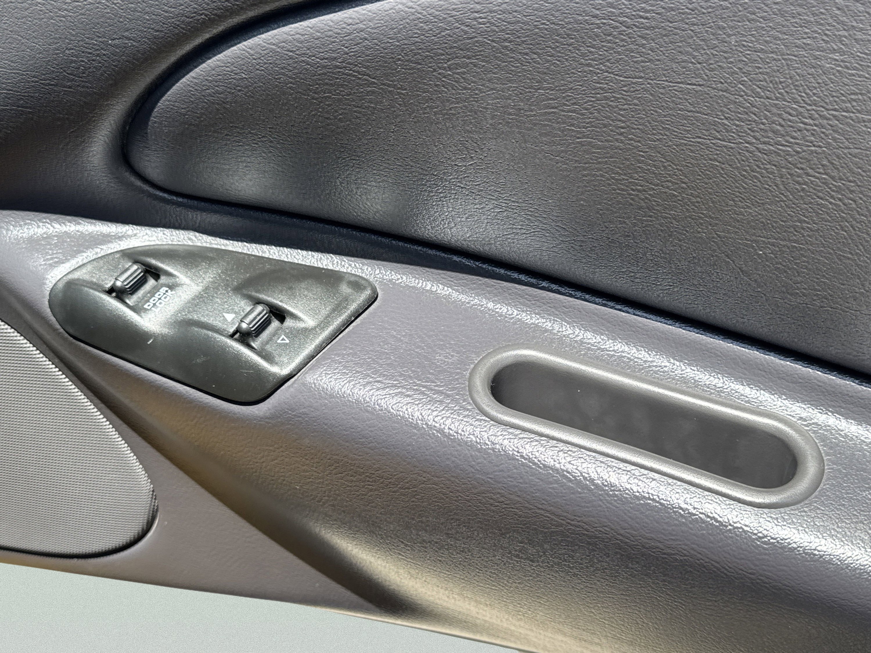 Used 2002 Chrysler Prowler image 57