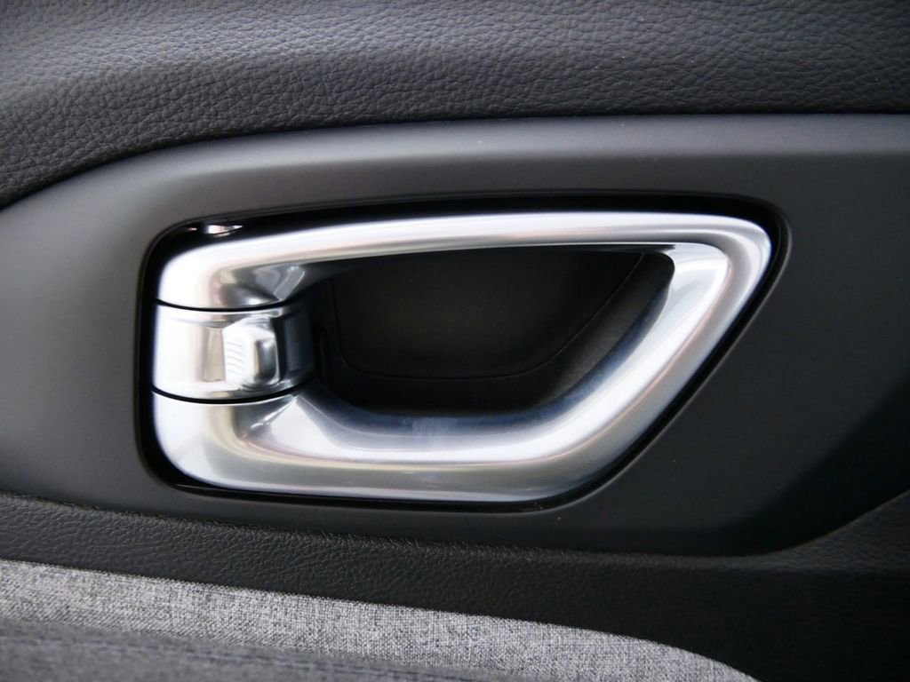 Used 2024 Jeep Compass Sport image 32