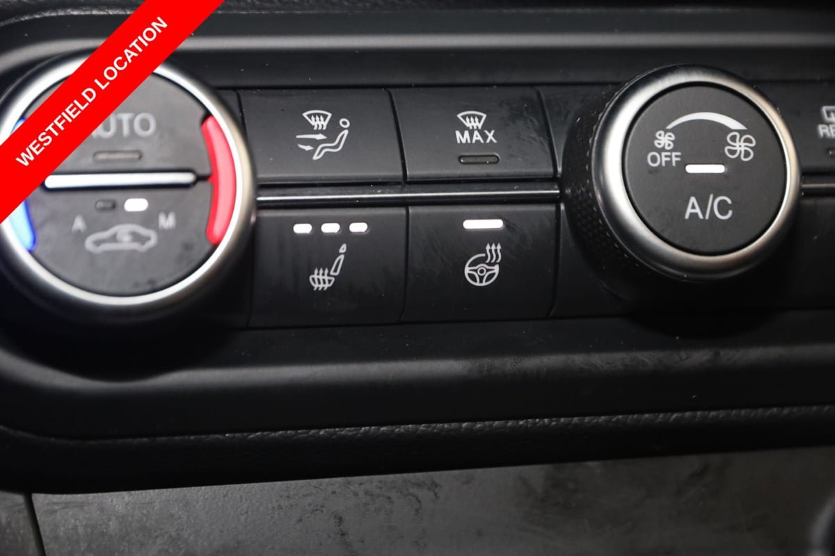 Used 2024 Alfa Romeo Stelvio Ti AWD/4WD image 8