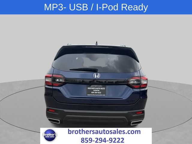 Used 2025 Honda Pilot Sport image 6