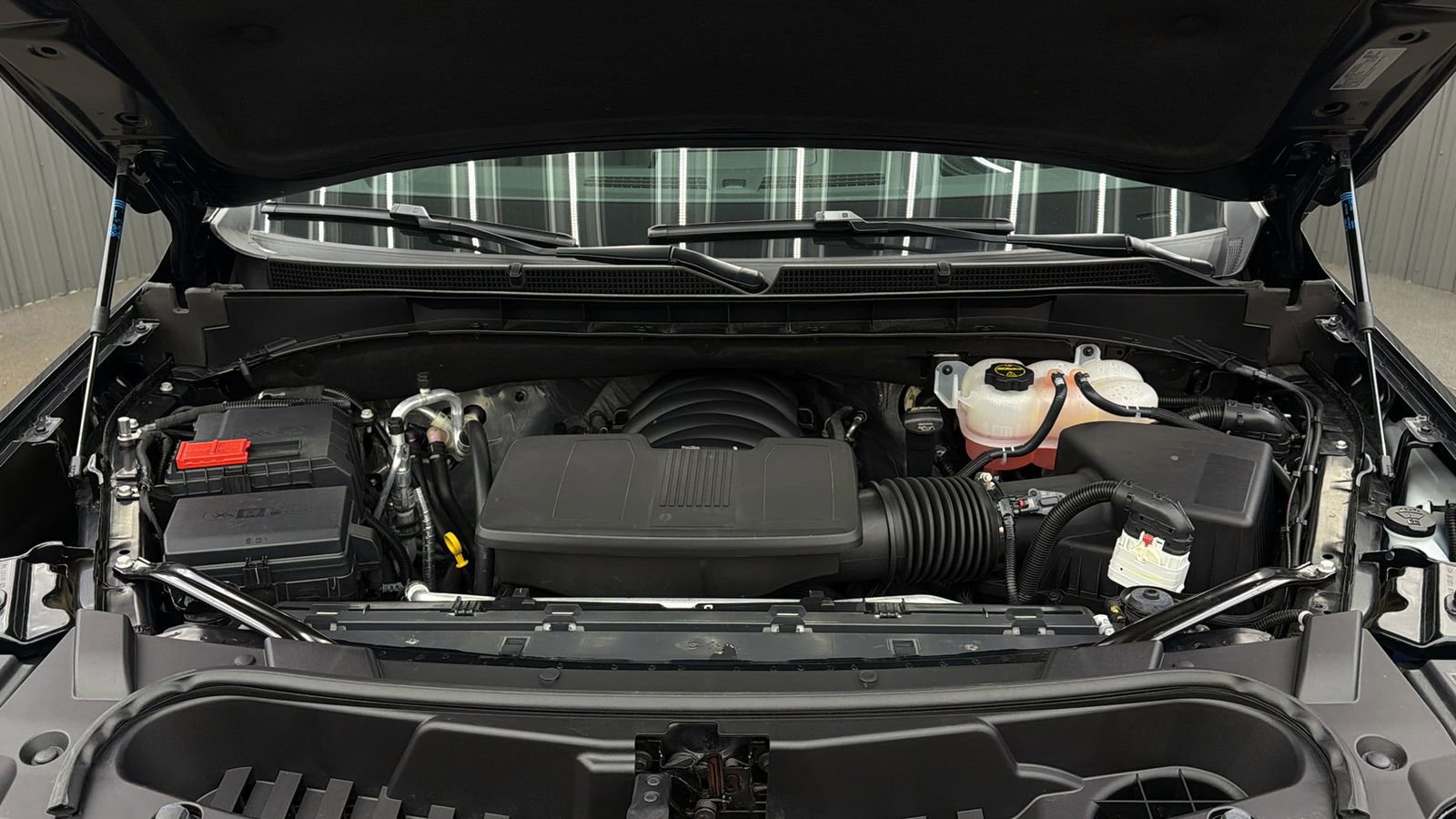 Used 2025 GMC Yukon XL Denali w/ Sun & Power Step Package image 17