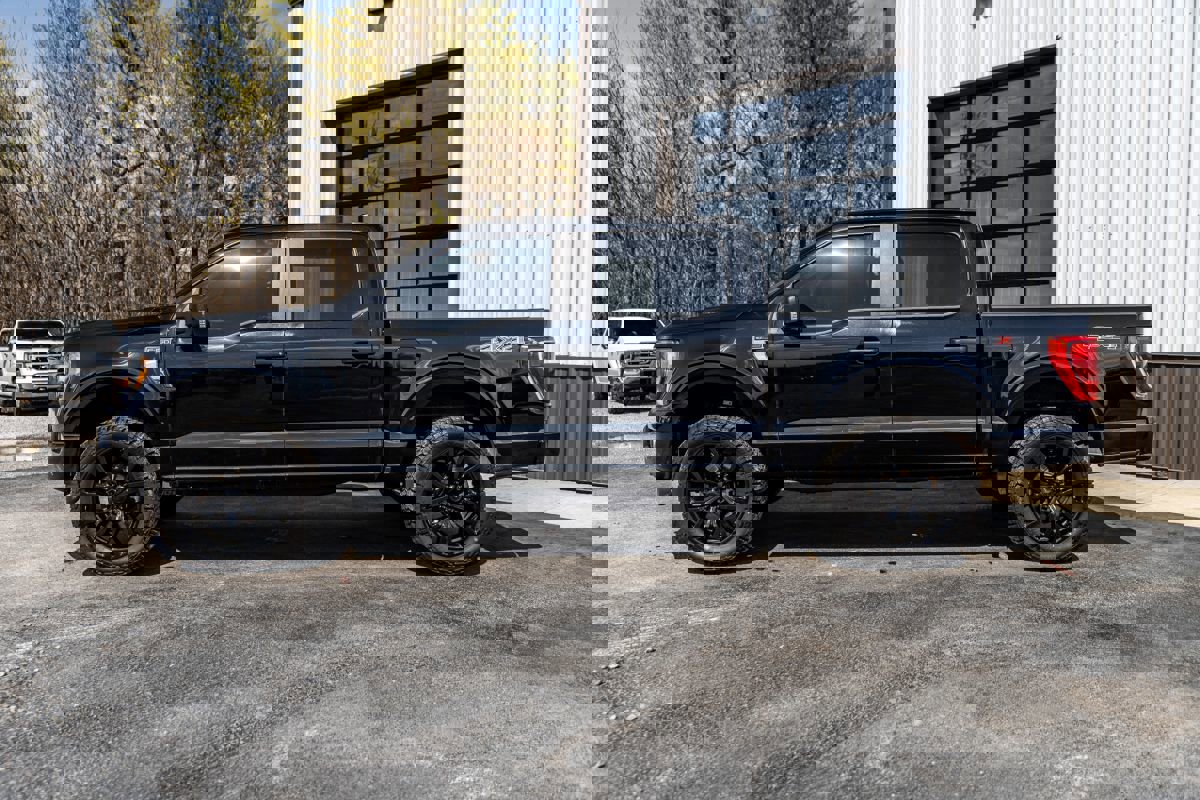 Used 2023 Ford F150 XLT image 2