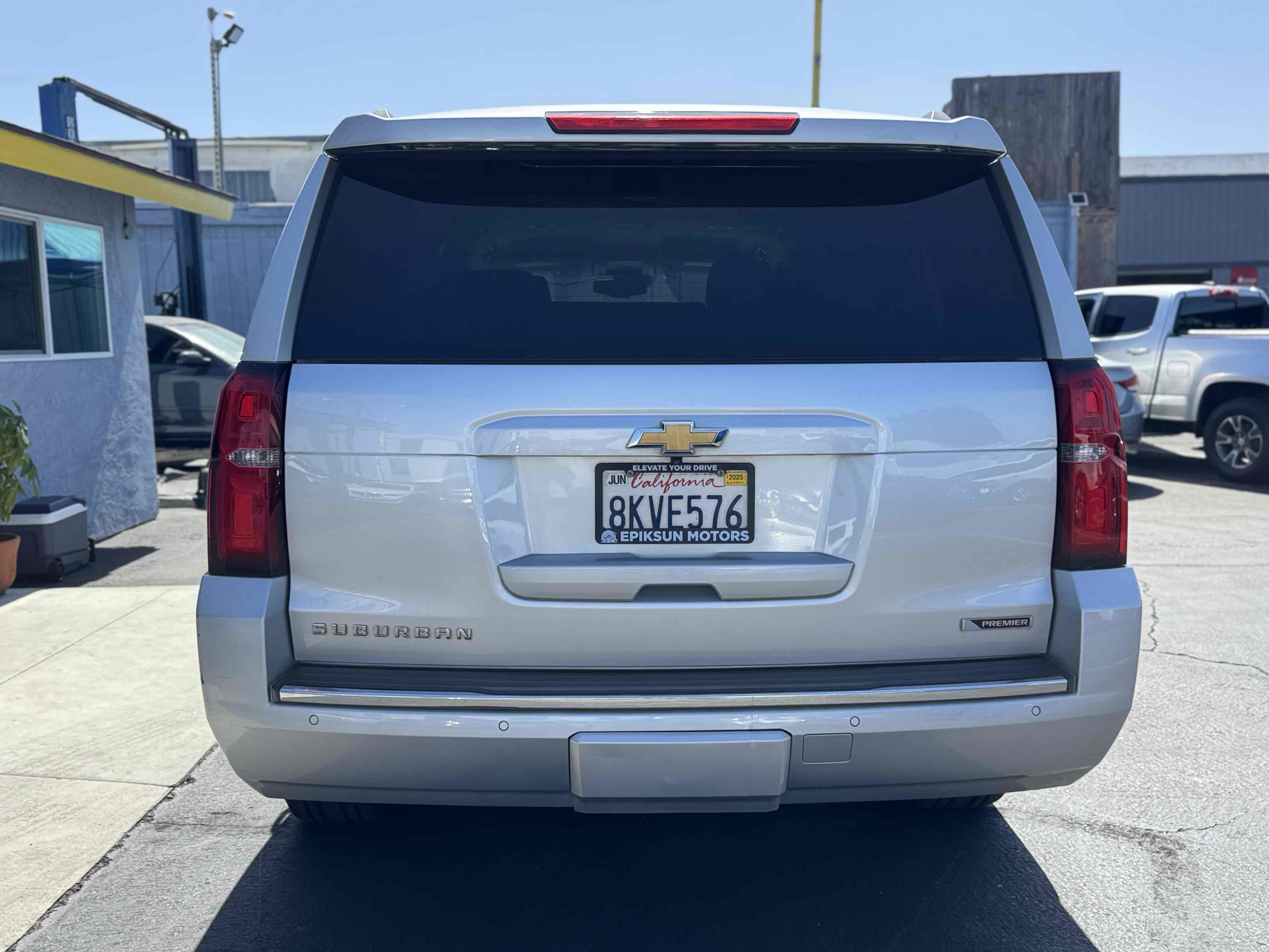 Used 2018 Chevrolet Suburban Premier image 7