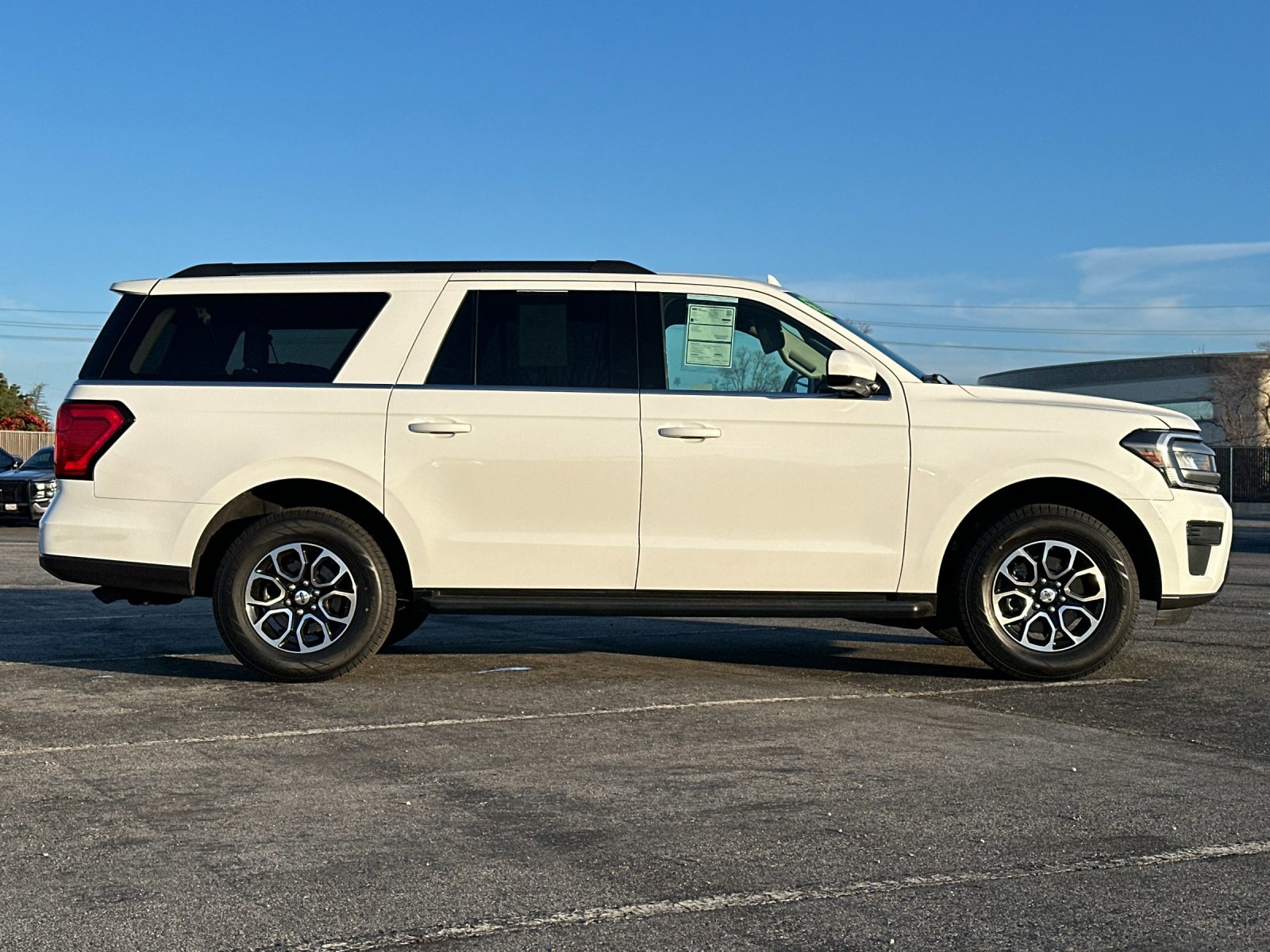 Certified 2024 Ford Expedition Max XLT image 3