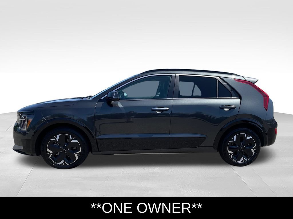 Used 2023 Kia Niro Wave w/ Wave Preserve Package FWD image 2