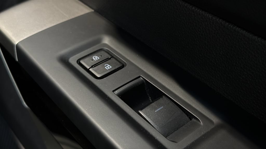 Used 2025 Toyota Tundra Limited AWD/4WD image 8