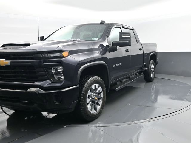 Used 2024 Chevrolet Silverado 2500 Custom w/ Custom Value Package AWD/4WD image 2