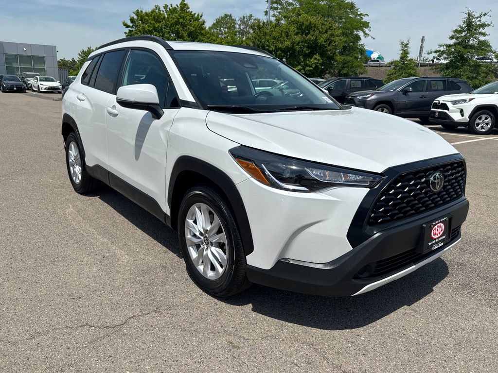 Used 2023 Toyota Corolla Cross LE w/ Moonroof Package AWD/4WD image 10
