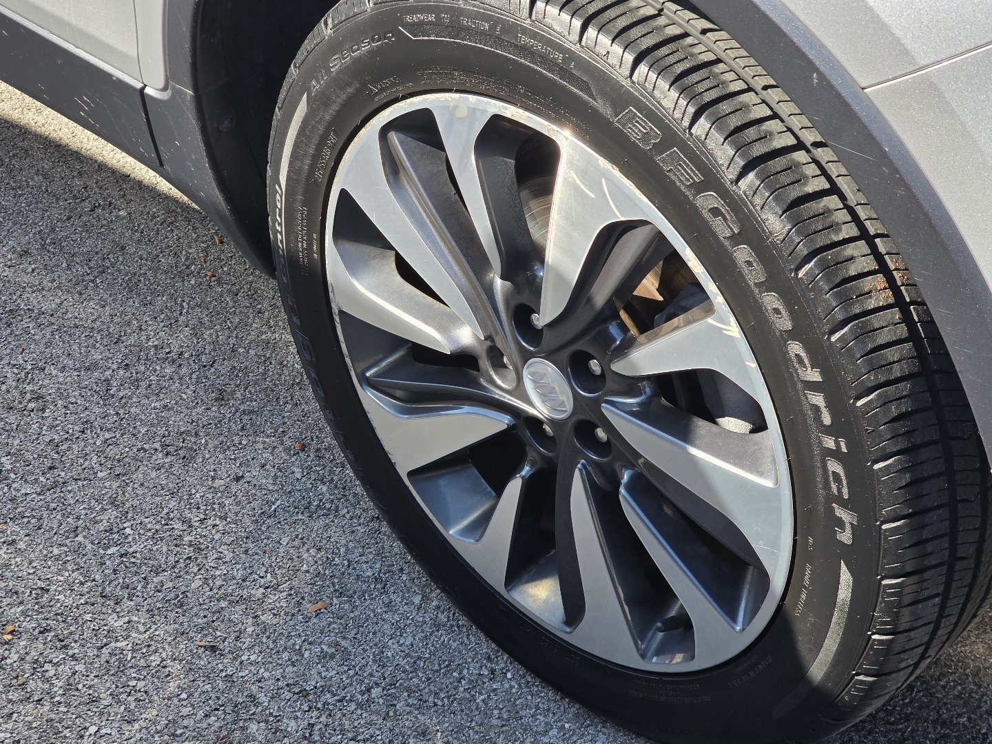 Used 2019 Buick Encore Essence FWD image 8