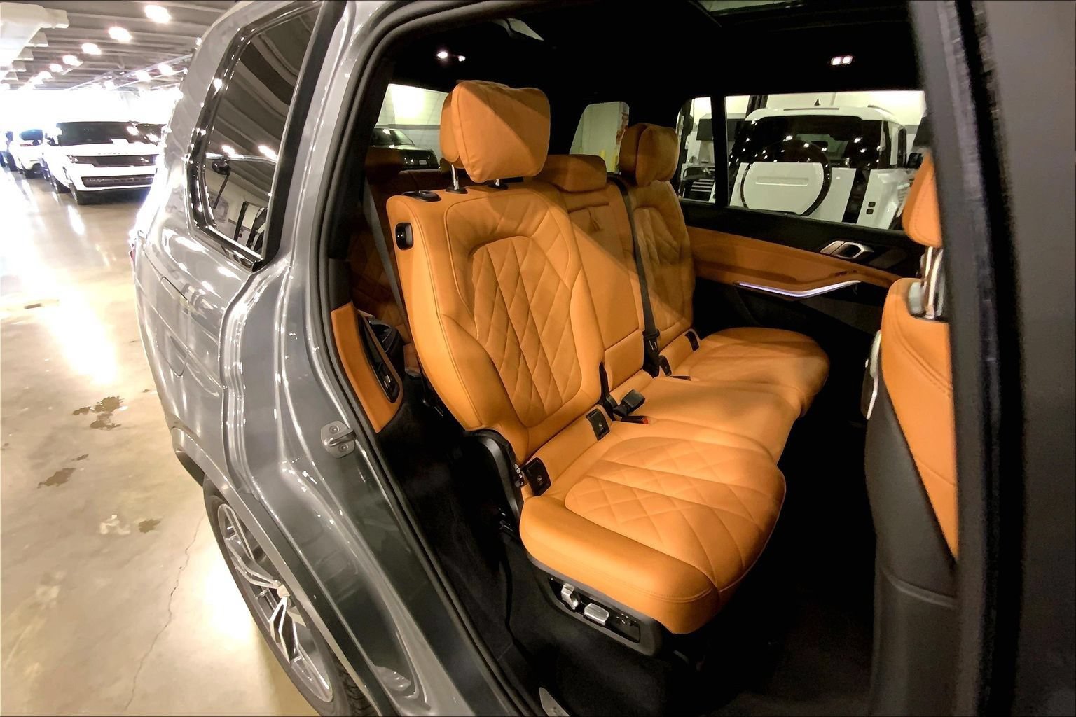 Used 2026 BMW X7 xDrive40i w/ M Sport Package AWD/4WD image 19