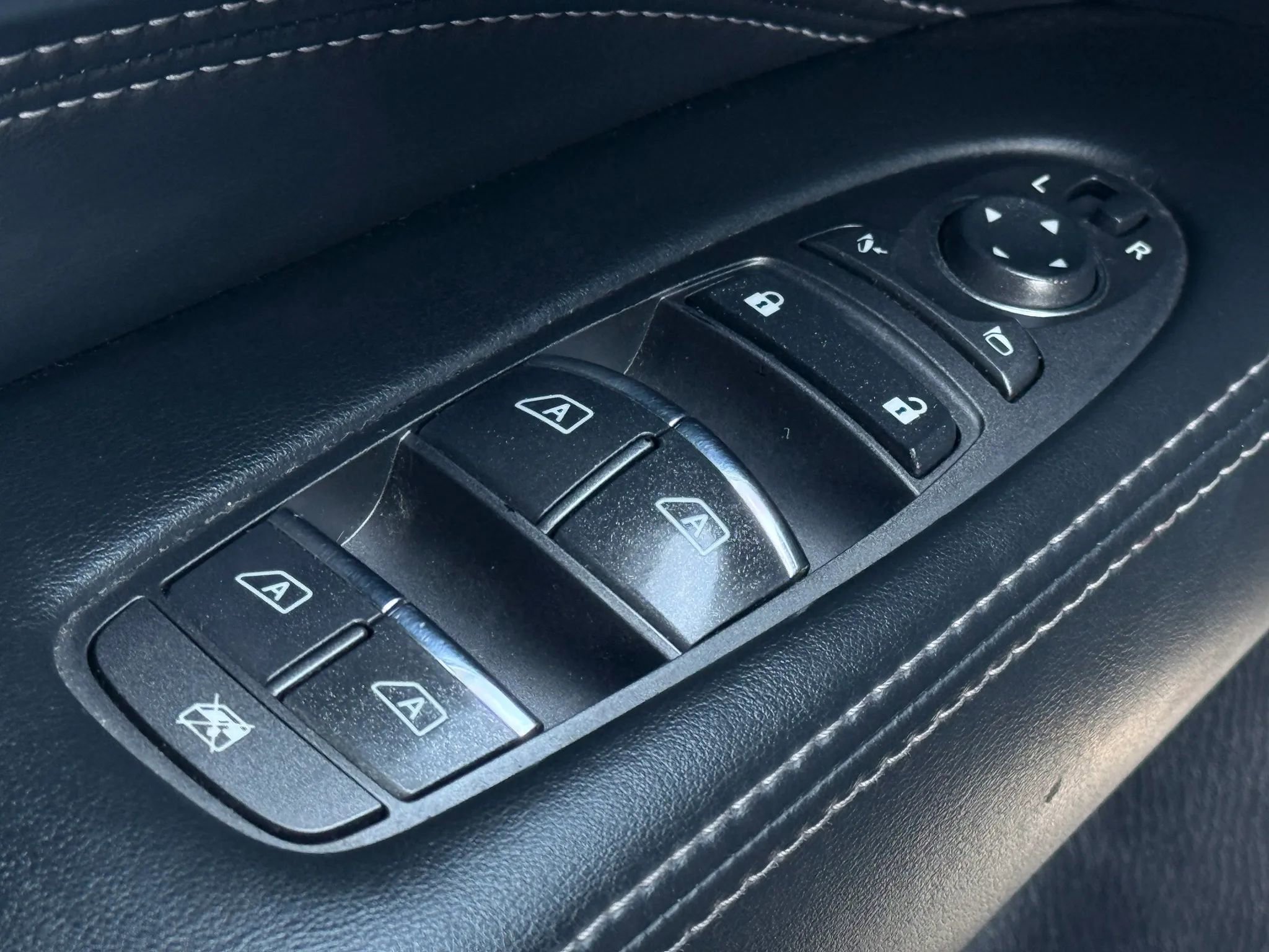 Used 2016 INFINITI QX60 AWD w/ Premium Plus Package image 25