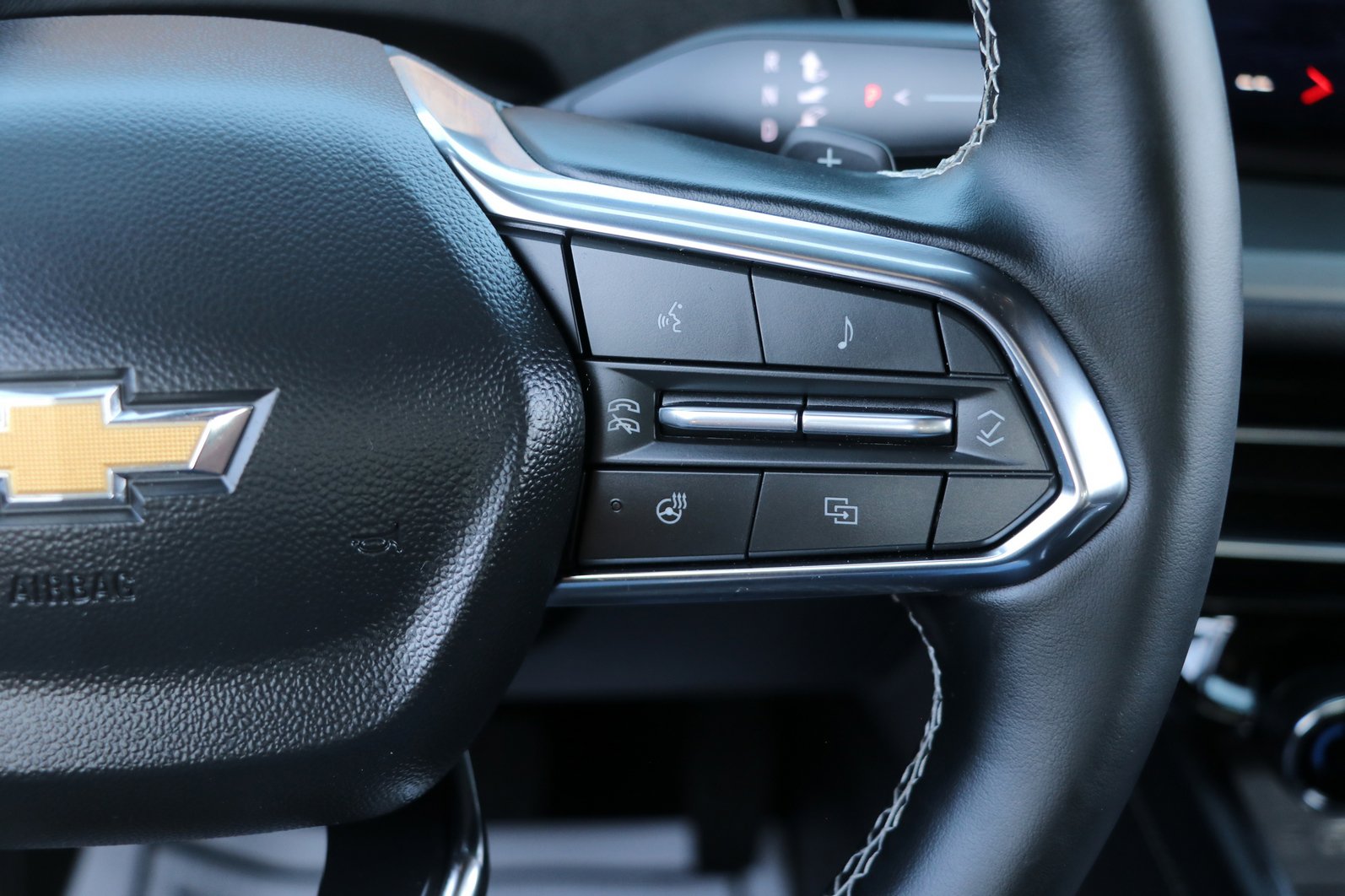 Used 2026 Chevrolet Traverse LT image 19