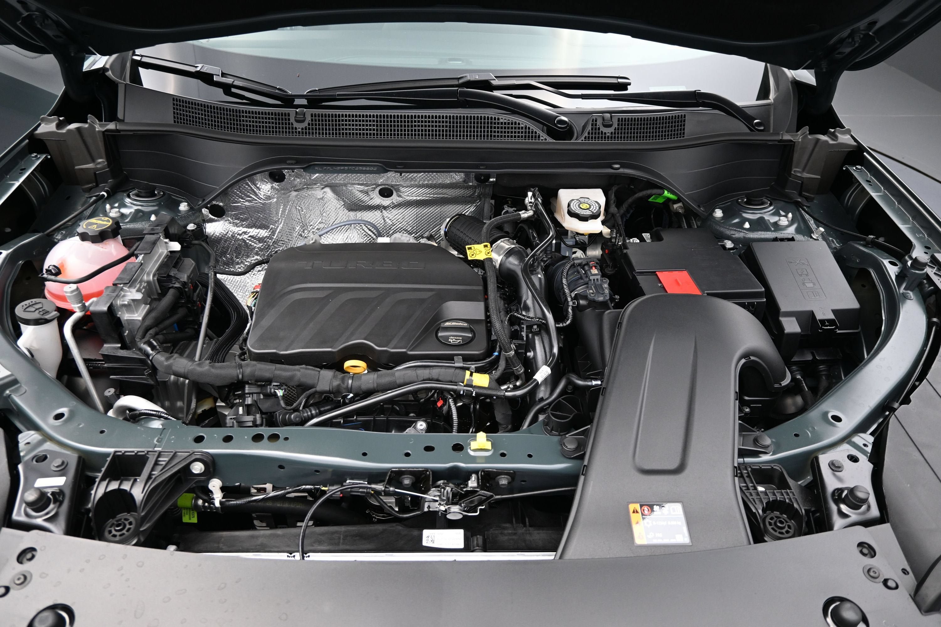 New 2026 Chevrolet Trax LT w/ Sunroof Package FWD image 34