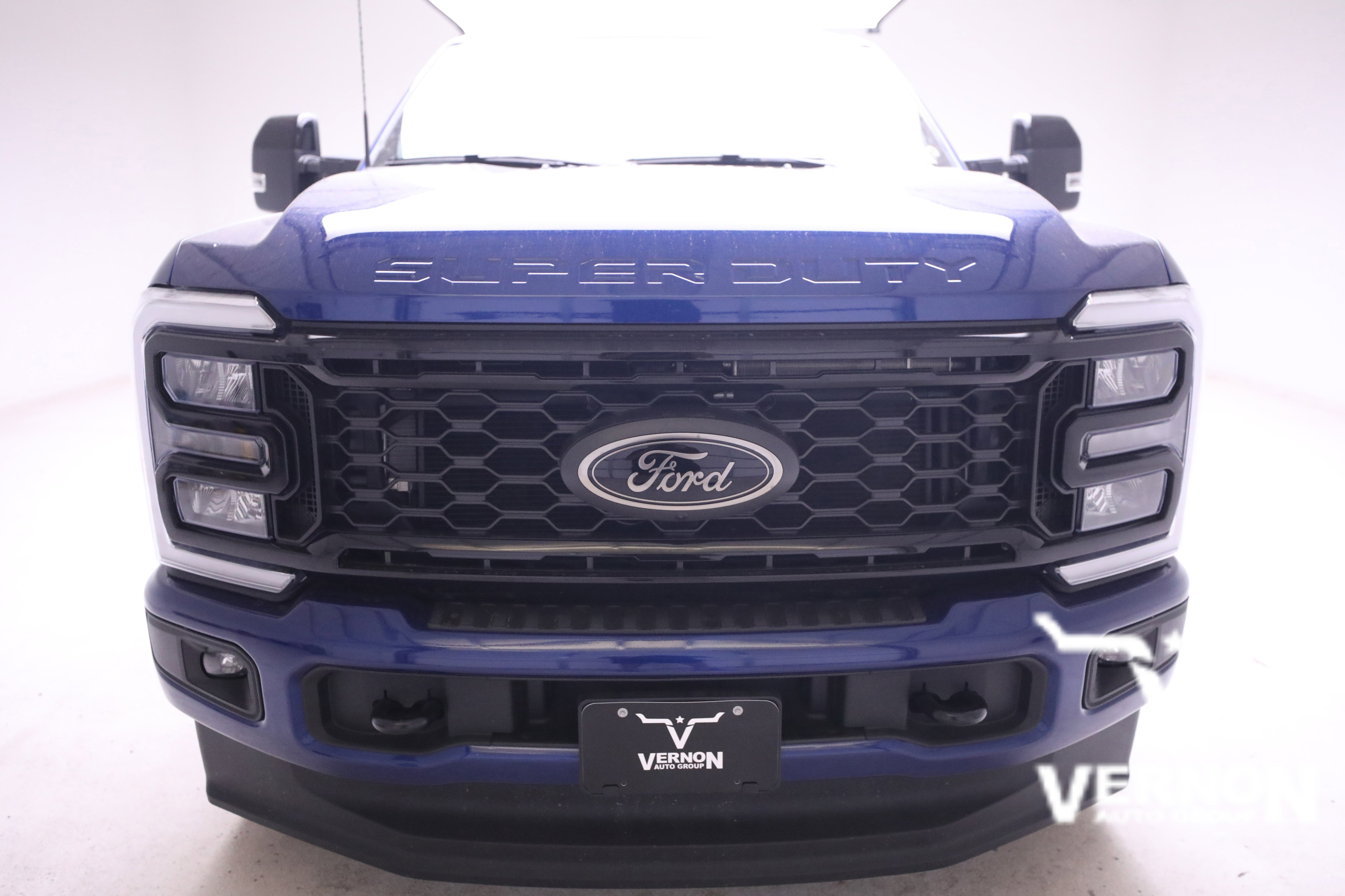 New 2026 Ford F250 Lariat w/ Black Appearance Package image 8