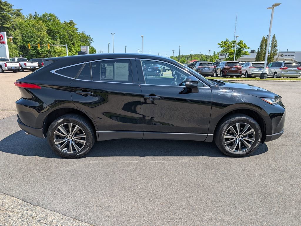 Used 2023 Toyota Venza LE AWD/4WD image 7