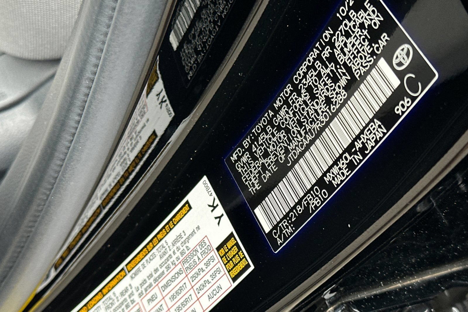 Used 2024 Toyota Prius LE FWD image 35