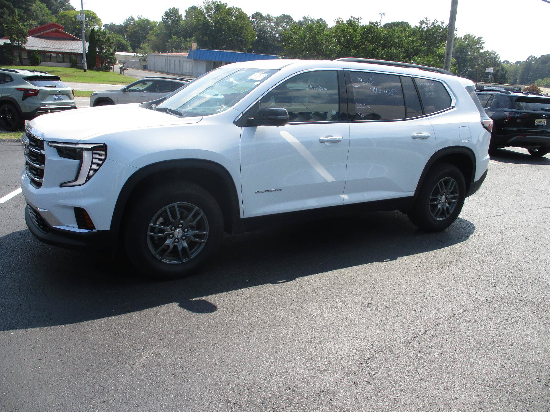 Used 2025 GMC Acadia Elevation FWD image 7