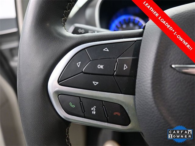 Used 2023 Chrysler Pacifica Touring-L image 17