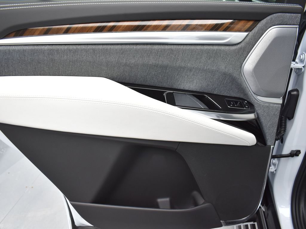 Certified 2026 Cadillac Escalade Platinum Sport w/ LPO, ONYX Package image 27