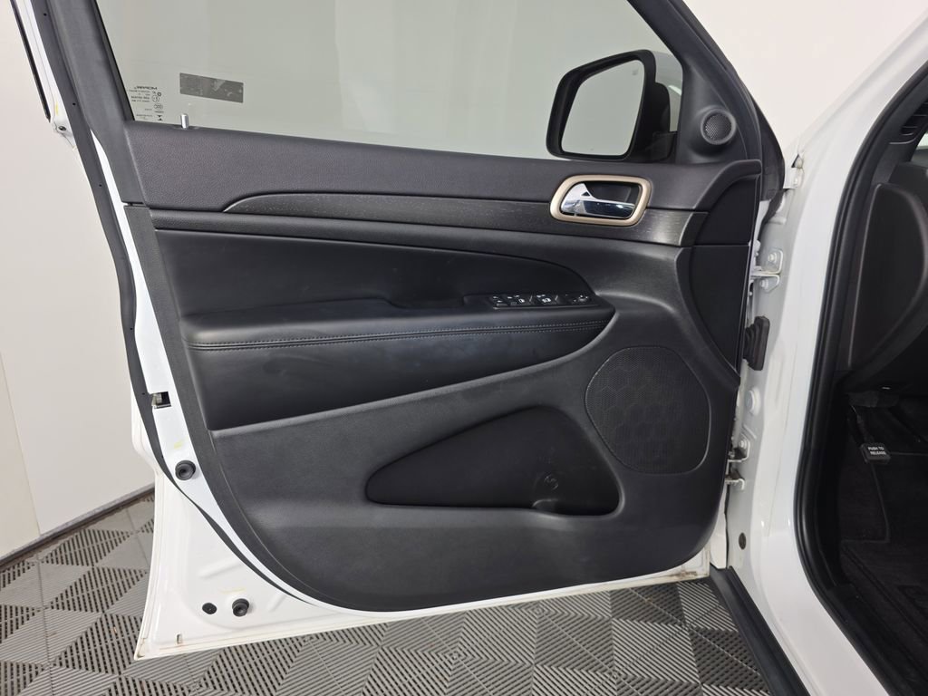 Used 2015 Jeep Grand Cherokee Laredo w/ Quick Order Package 23E image 17