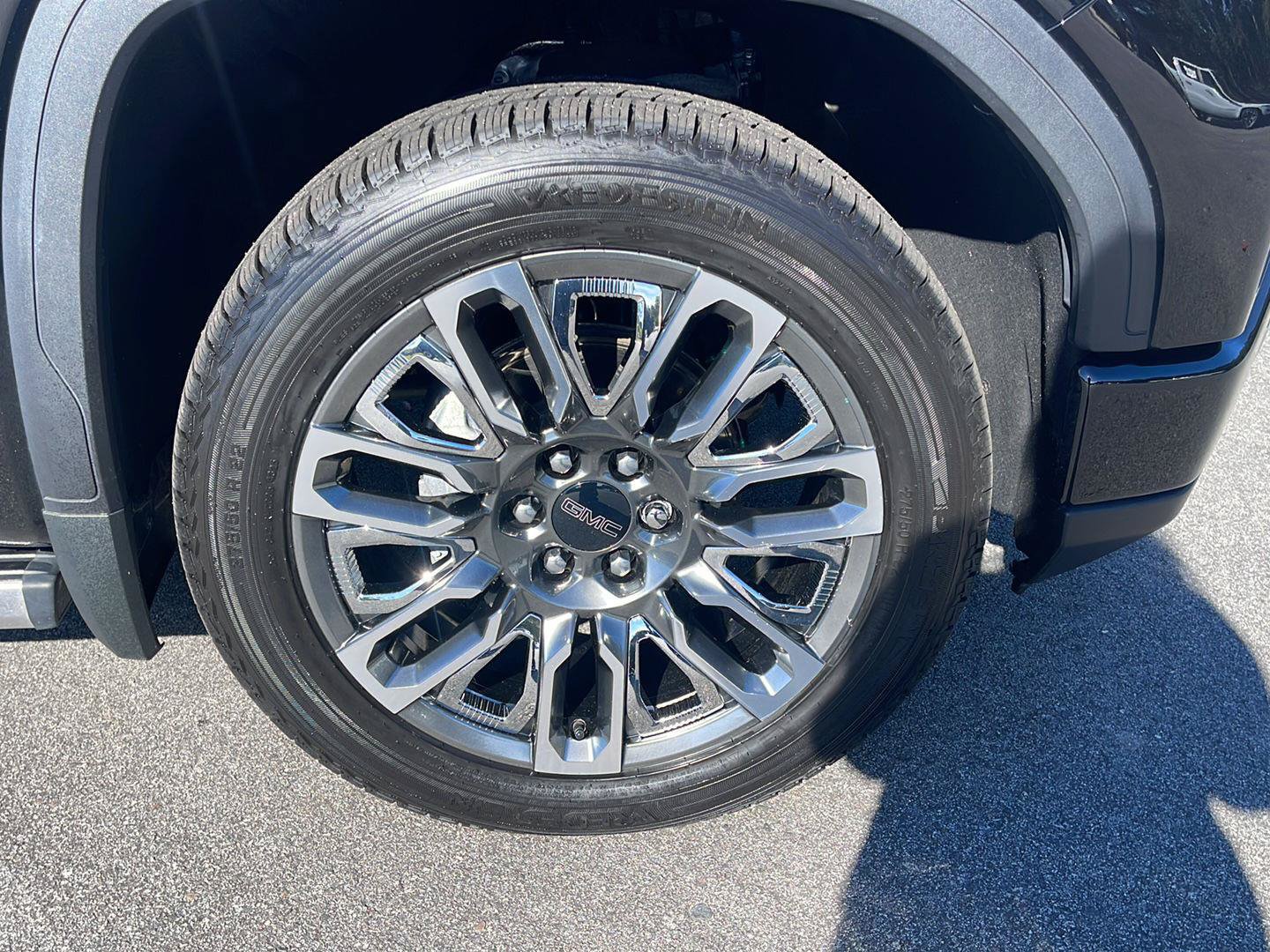 Used 2024 GMC Sierra 1500 Denali Ultimate AWD/4WD image 9