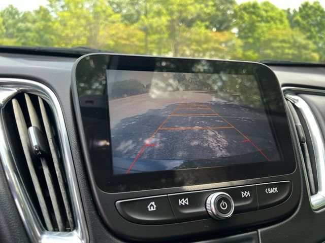 Used 2017 Chevrolet Malibu LT w/ Leather Package FWD image 39