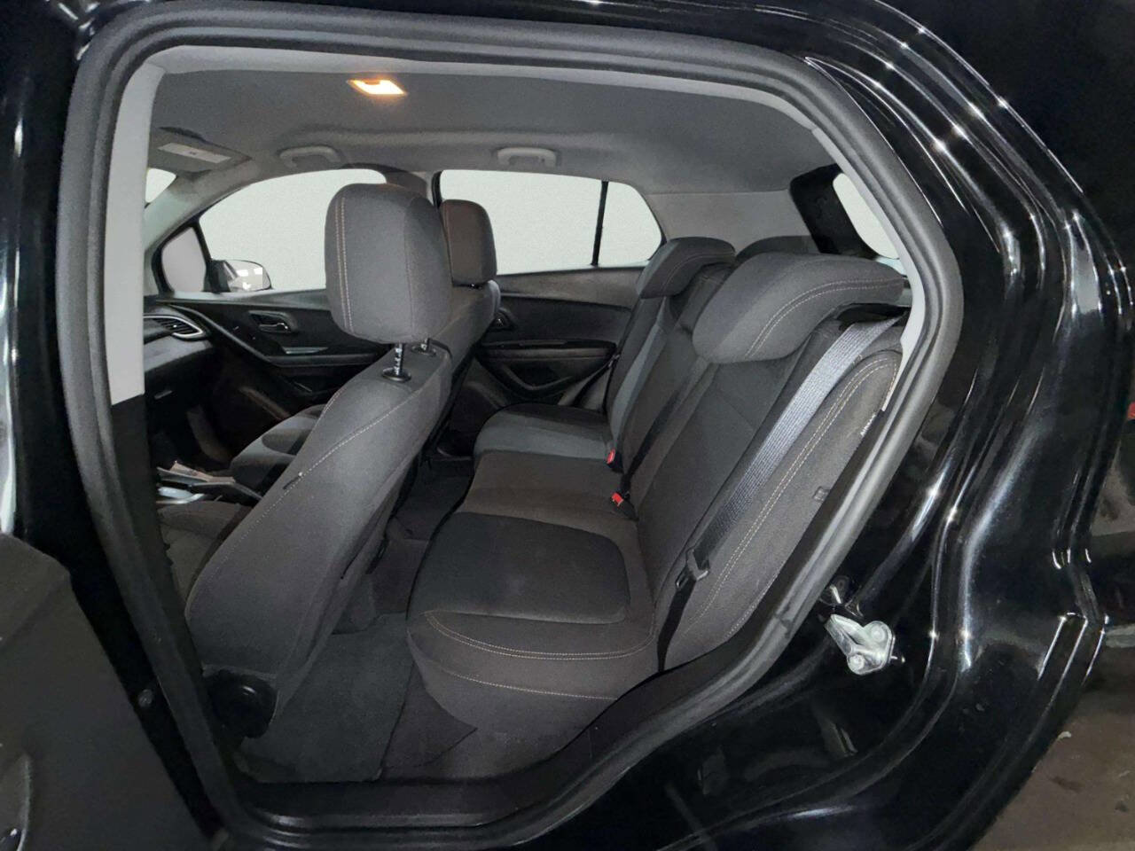 Used 2018 Chevrolet Trax LS image 19