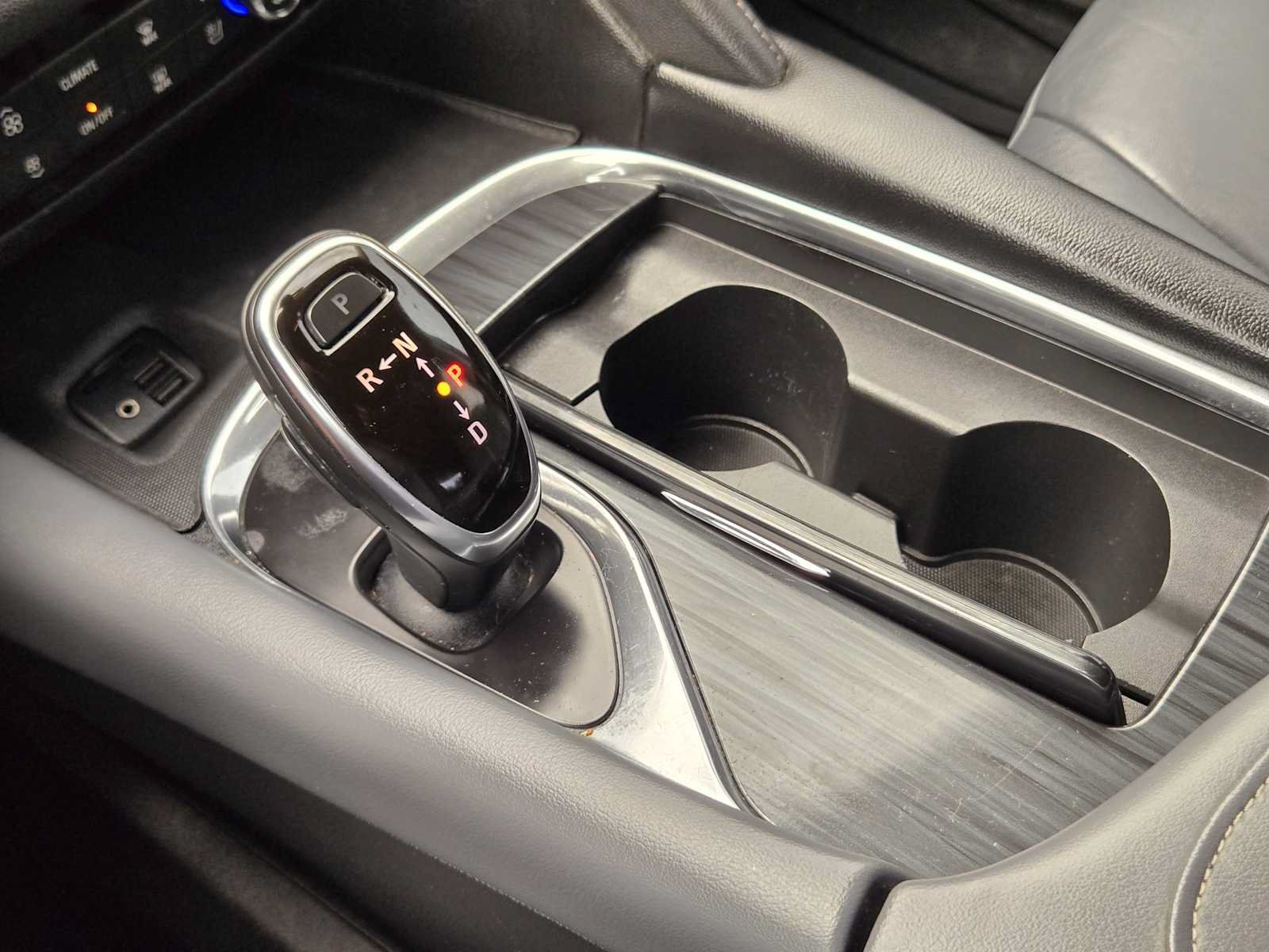 Used 2020 Buick Enclave Premium w/ Sun and Sites Package FWD image 20