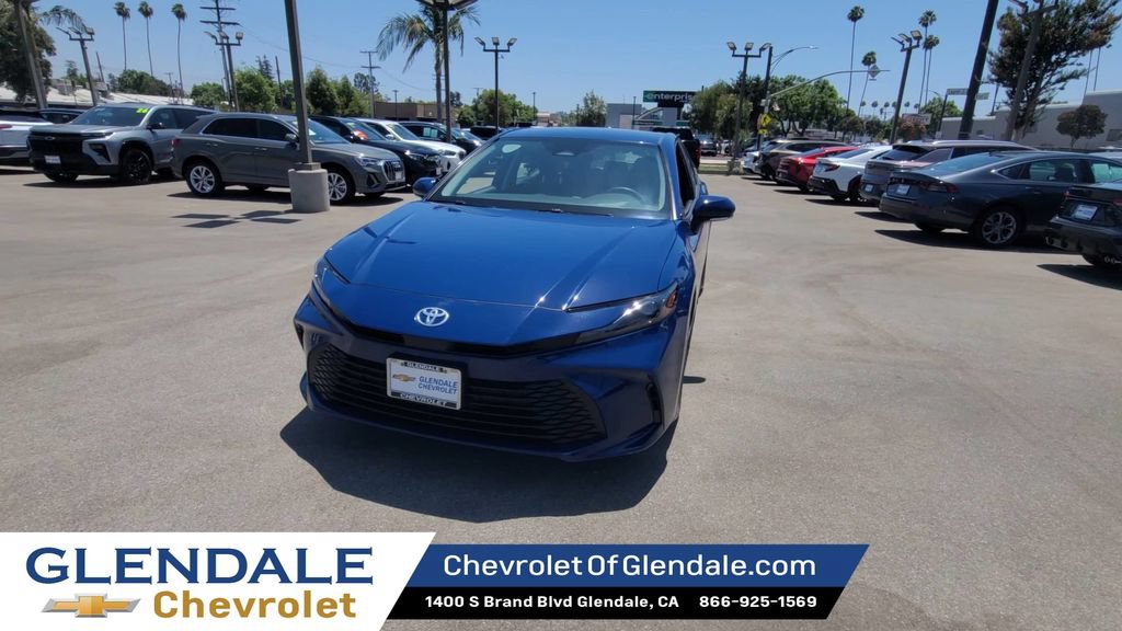 Used 2025 Toyota Camry LE FWD image 4
