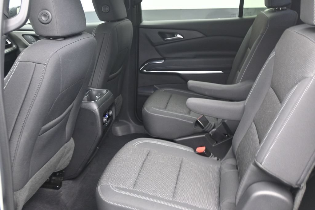 Used 2025 Chevrolet Traverse LT w/ Midnight/Sport Edition FWD image 14