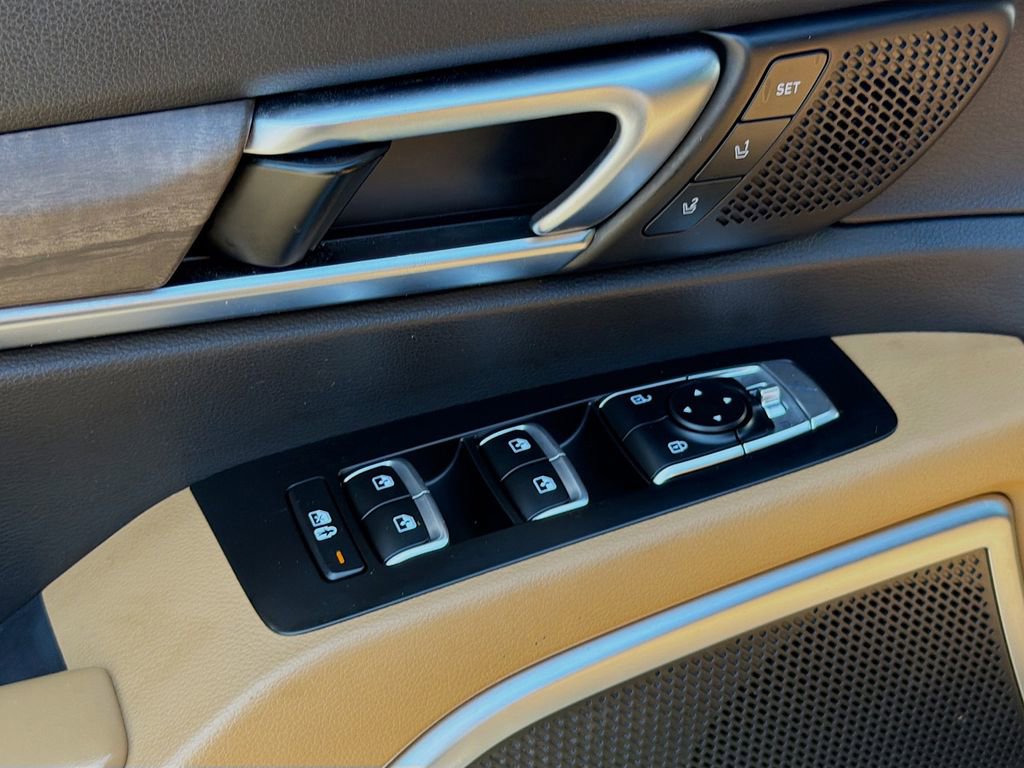 Used 2022 Kia Telluride SX w/ Towing Package FWD image 25