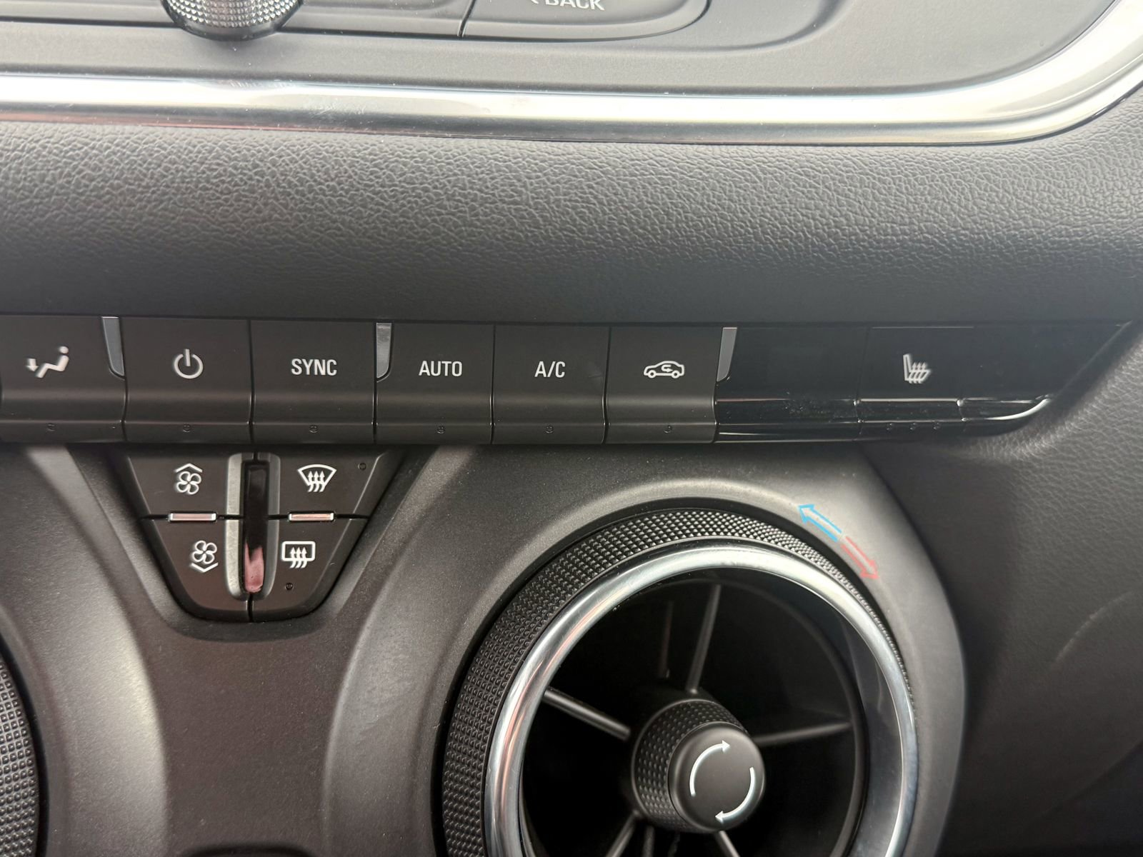 Used 2019 Chevrolet Blazer LT w/ Sound & Technology Package AWD/4WD image 34