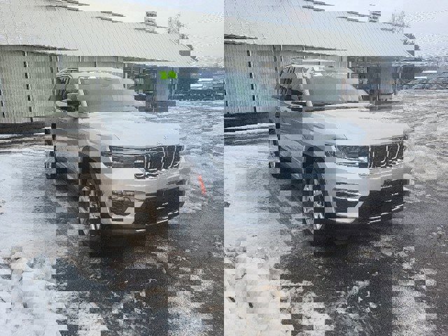 Used 2024 Jeep Grand Cherokee Limited image 5