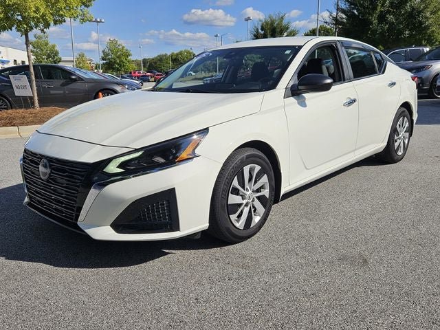 Used 2025 Nissan Altima 2.5 S FWD image 4