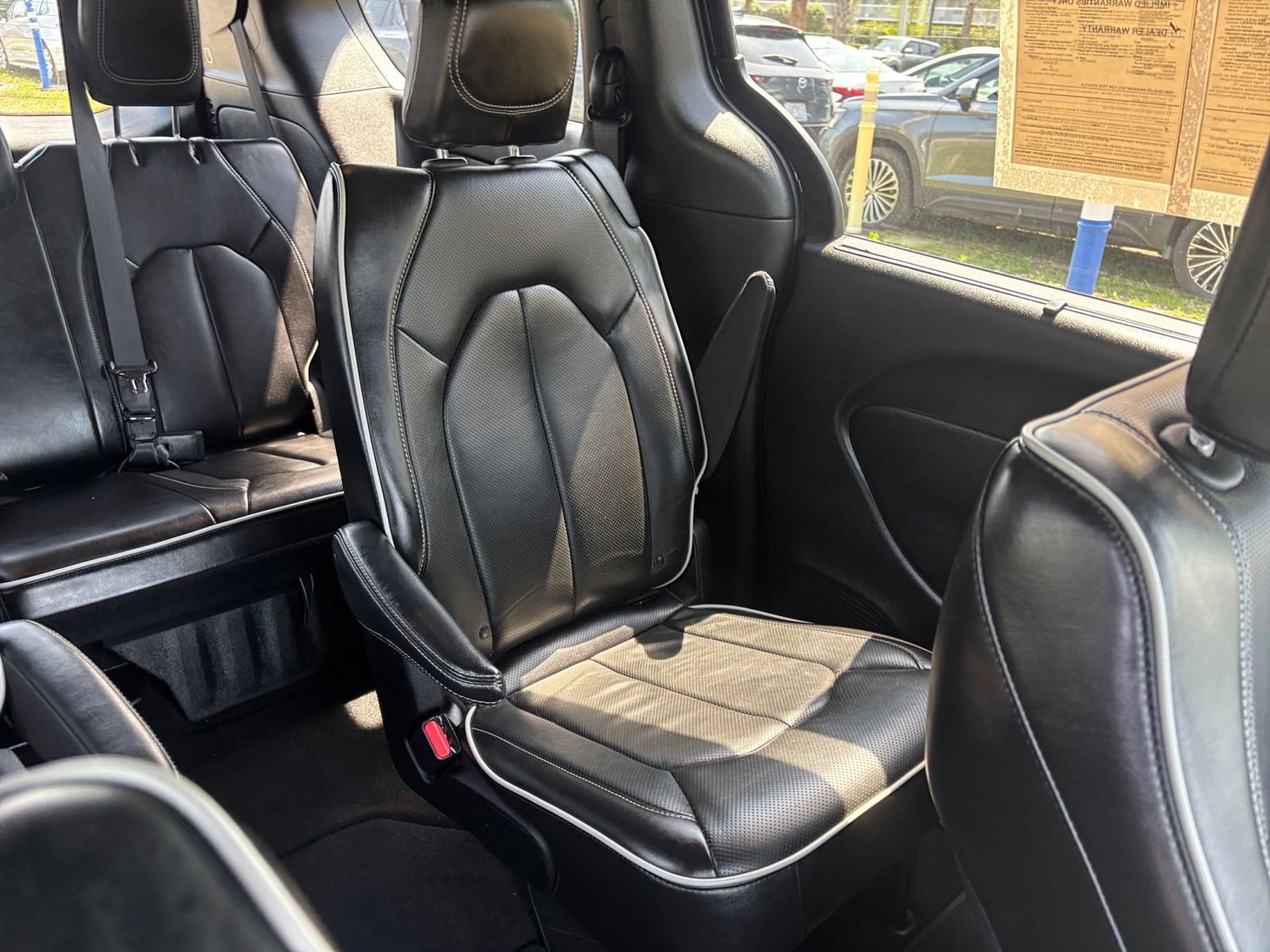 Used 2025 Chrysler Pacifica Limited FWD image 42