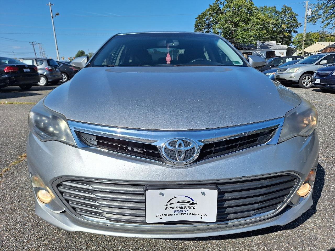 Used 2015 Toyota Avalon XLE Touring FWD image 2