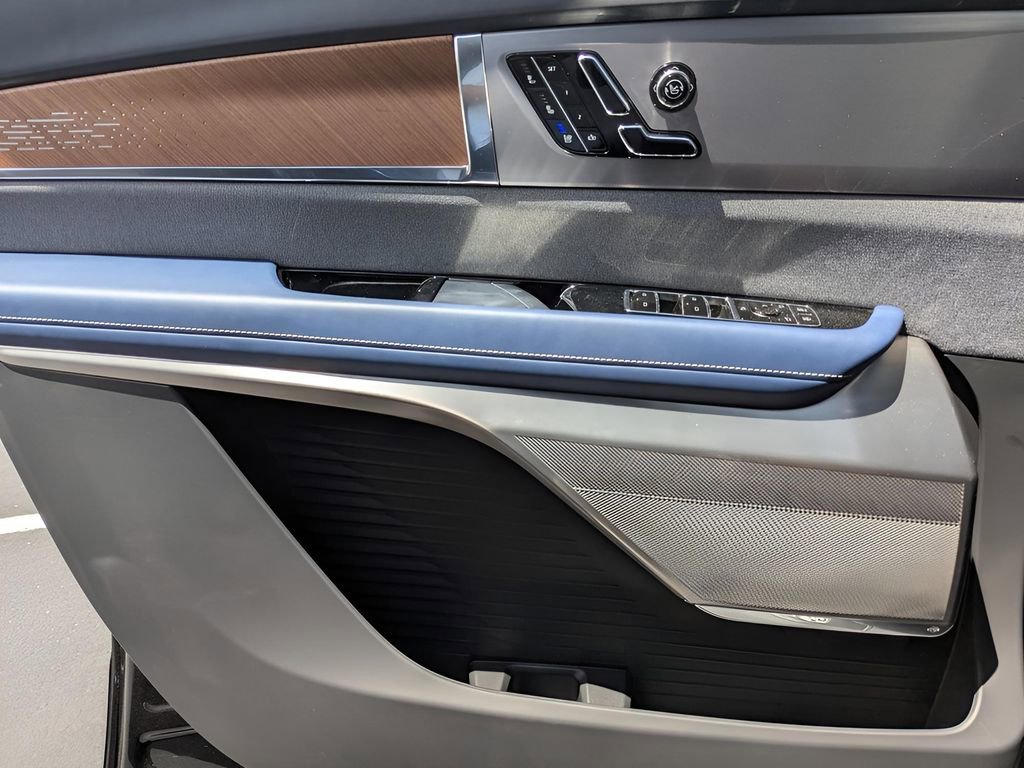 New 2026 Cadillac Vistiq Premium Luxury AWD/4WD image 12