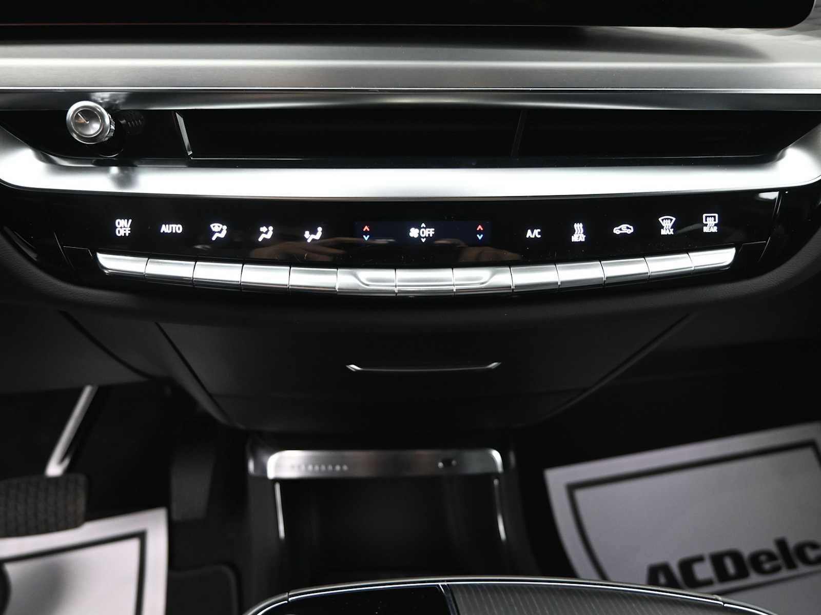 New 2025 Cadillac Lyriq Luxury image 13