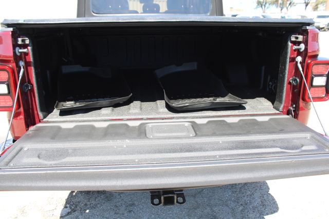 Used 2021 Jeep Gladiator Rubicon AWD/4WD image 15