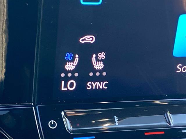 Used 2024 Volkswagen Atlas Cross Sport SE image 30