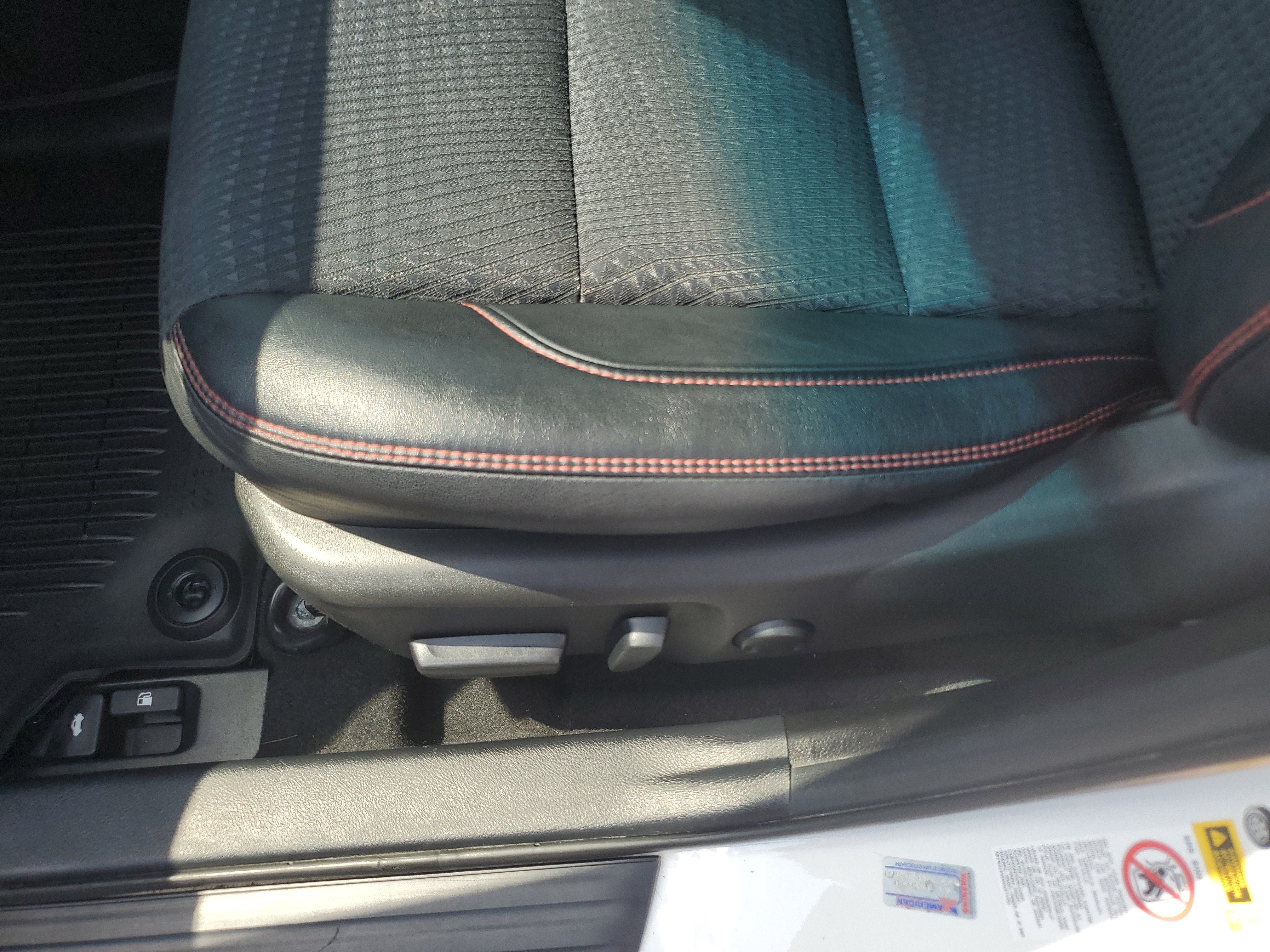 Used 2015 Toyota Camry SE w/ Moonroof Package FWD image 17