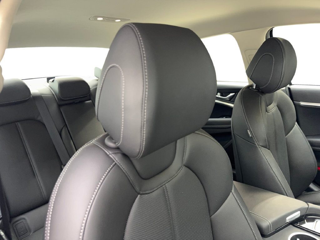 Used 2026 Genesis G70 2.5T RWD image 47