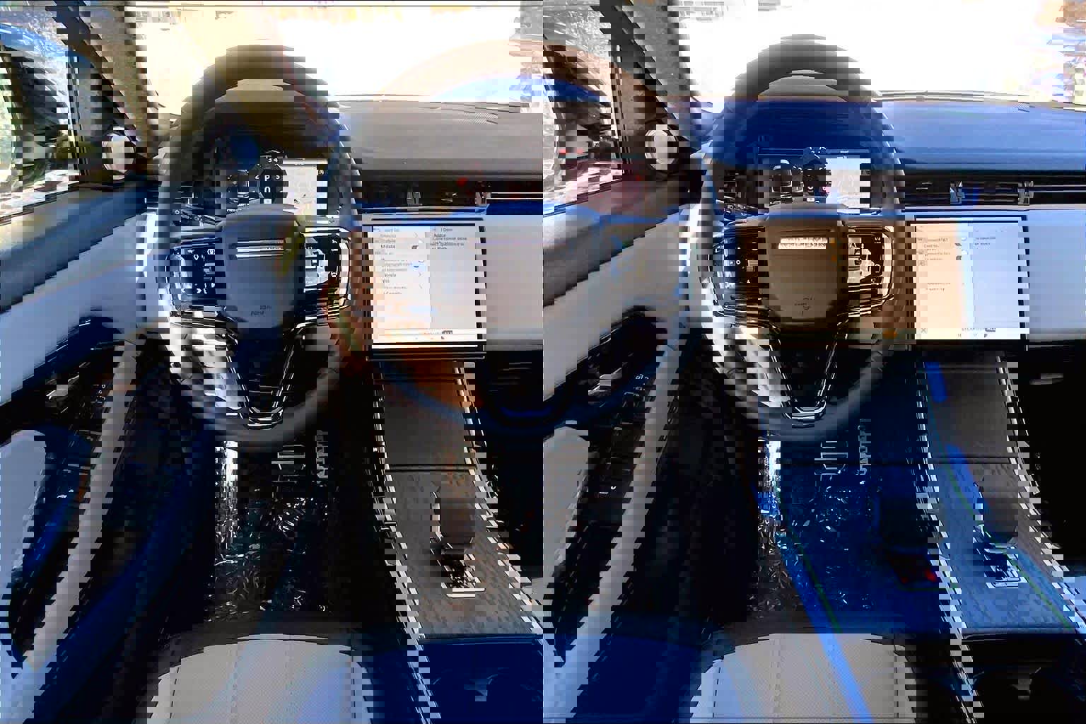 Certified 2026 Land Rover Range Rover Evoque Dynamic SE image 6